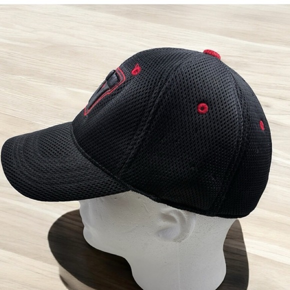 Wisconsin Badgers Hat Top of the World Red Black One Fit Logo NCAA CAPS EUC - Picture 2 of 11